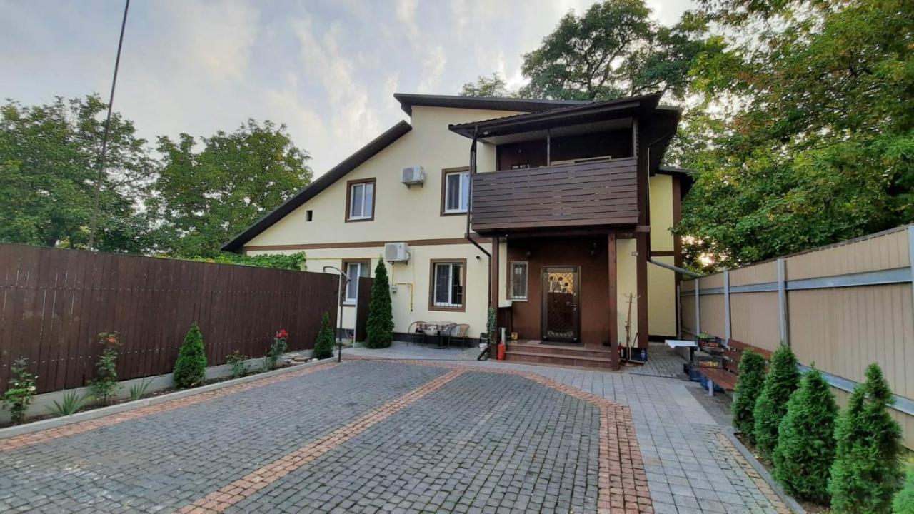 Life House Berezan Exterior foto